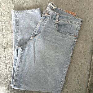 Women’s Levi boyfriend jeans size 31